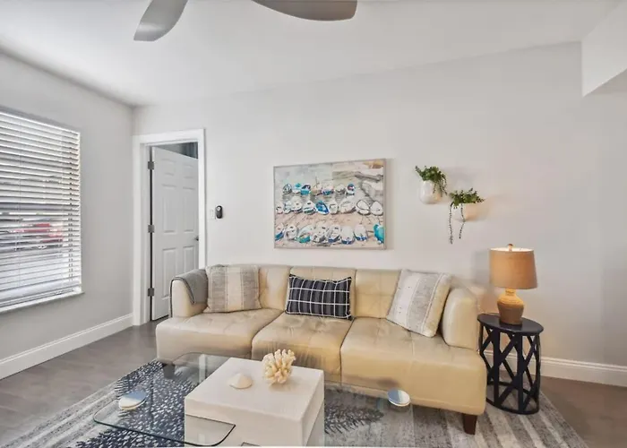 2bedroom Indian Rocks Condo-steps To Holiday home Clearwater Beach