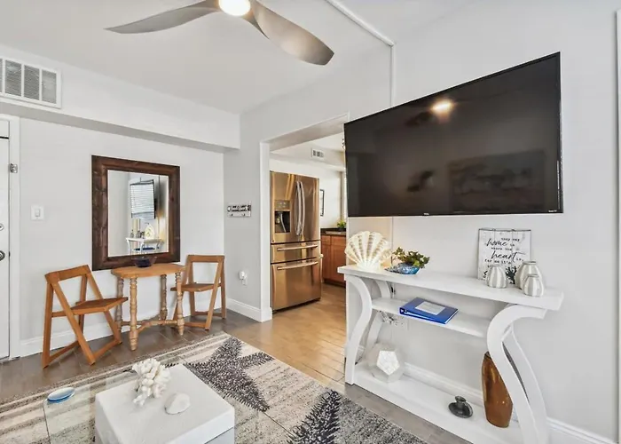 2bedroom Indian Rocks Condo-steps To * Clearwater Beach
